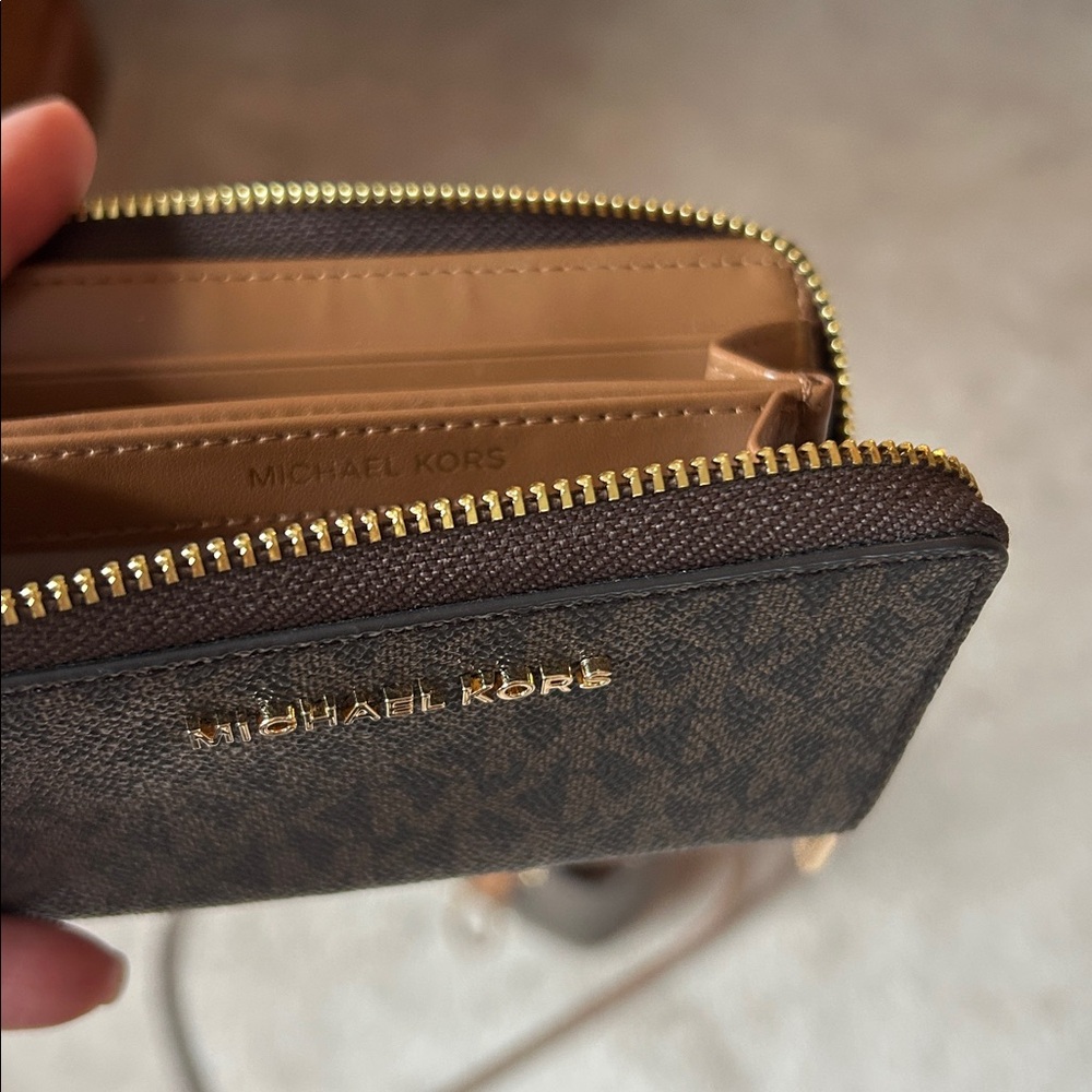 MICHAEL KORS bucket bag with wallet - Picture 11 of 11